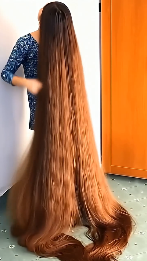 Despite her husband’s repeated requests, this woman hasn’t had a haircut in 25 years